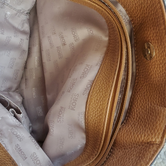 Michael Kors Harper tote and wallet - Picture 4 of 4